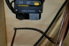 Accessory circuit breaker in closed state.